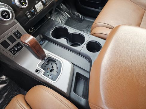 Used 2014 Toyota Sequoia Platinum RWD image 36