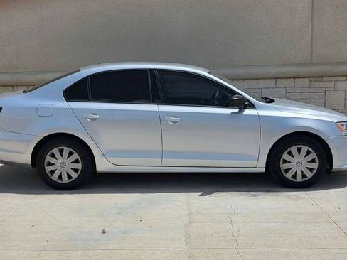 Used 2016 Volkswagen Jetta S FWD image 2