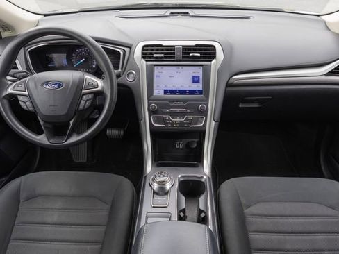 Used 2019 Ford Fusion SE image 22