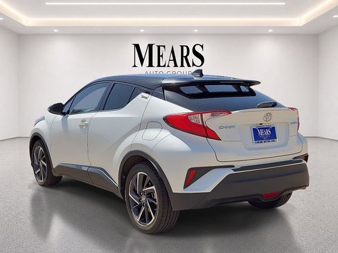 Used 2021 Toyota C-HR Limited FWD image 3