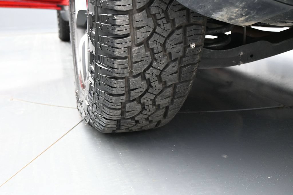 Used 2017 Jeep Cherokee Trailhawk AWD/4WD image 29