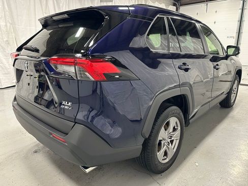 Used 2025 Toyota RAV4 XLE w/ Convenience Package image 7