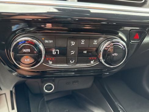 Used 2024 Chevrolet Trax RS w/ Sunroof Package image 24