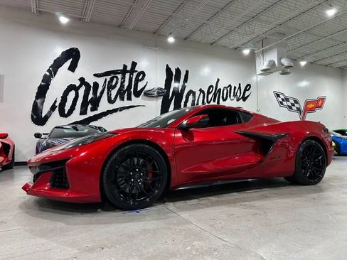 Used 2024 Chevrolet Corvette Z06 RWD image 25