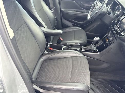 Used 2022 Buick Encore Preferred w/ Safety Package image 26