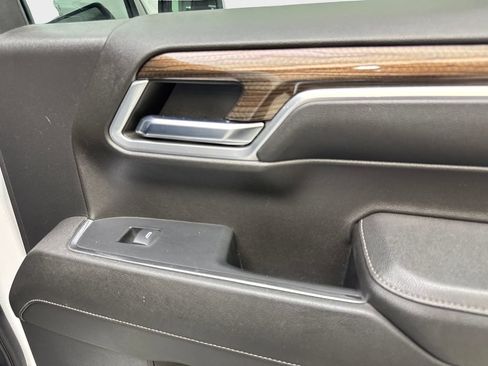 Used 2023 Chevrolet Silverado 1500 LT AWD/4WD image 45