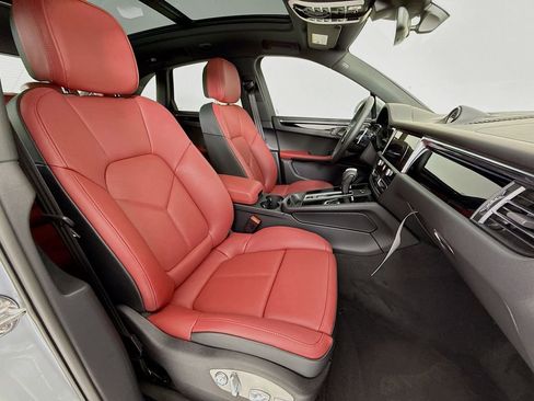 New 2026 Porsche Macan image 31