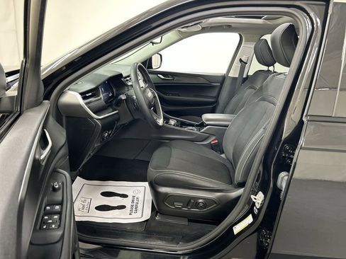 Used 2023 Jeep Grand Cherokee L Laredo w/ Luxury Tech Group I image 9