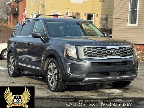 Used 2021 Kia Telluride EX w/ EX Premium Package image 3