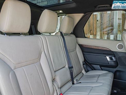 Used 2019 Land Rover Discovery HSE AWD/4WD image 22