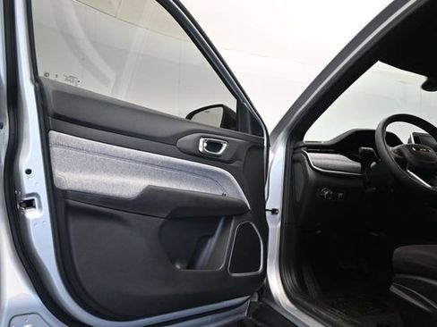 Used 2025 Jeep Compass Sport w/ Mopar Graphics Package AWD/4WD image 9