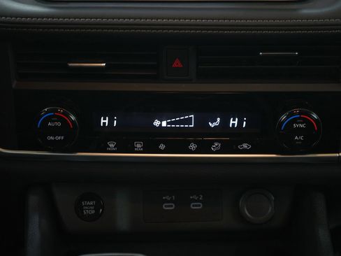 Used 2026 Nissan Rogue SV AWD/4WD image 17