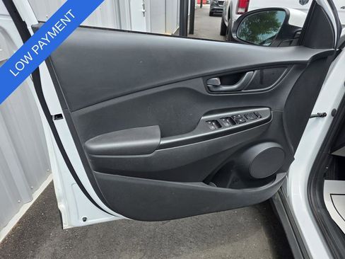 Used 2022 Hyundai Kona SEL FWD image 12
