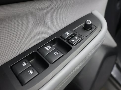 Used 2019 Subaru Outback 2.5i AWD/4WD image 13