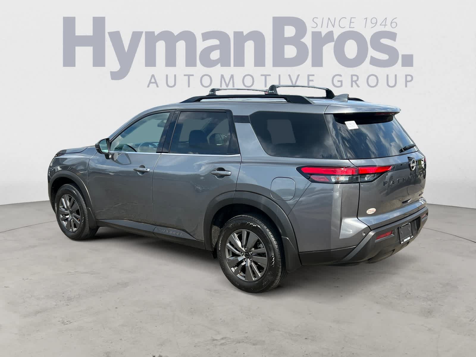 Used 2022 Nissan Pathfinder SV w/ SV Black Package AWD/4WD image 6