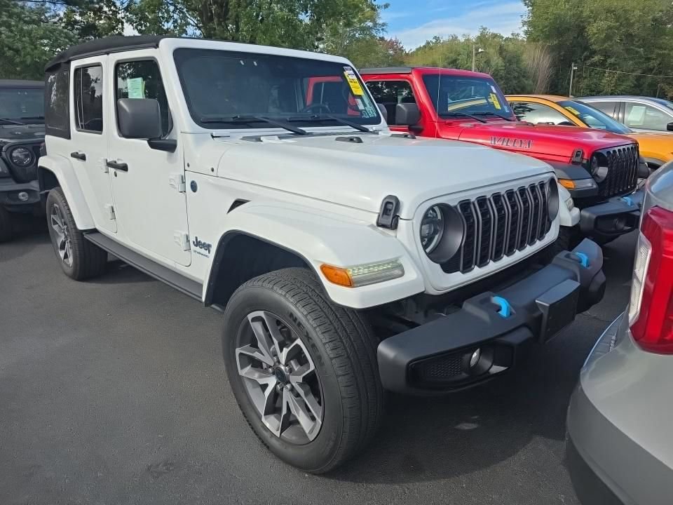Used 2024 Jeep Wrangler Unlimited w/ Convenience Group AWD/4WD image 1