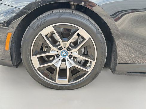 Used 2024 BMW i5 eDrive40i w/ Premium Package RWD image 42