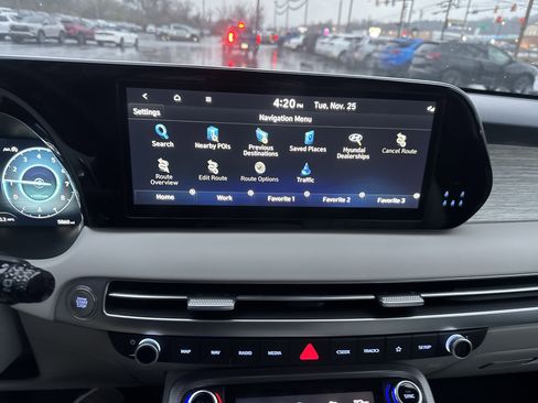 Used 2025 Hyundai Palisade Calligraphy image 24