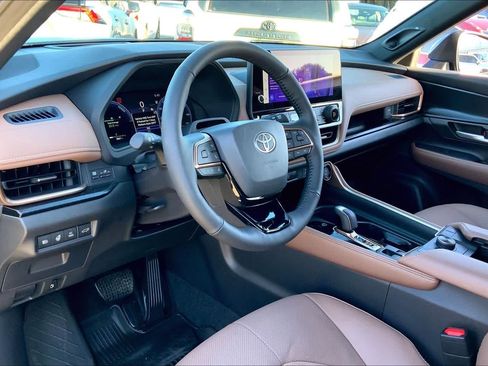 Used 2026 Toyota Grand Highlander Hybrid MAX Platinum image 17