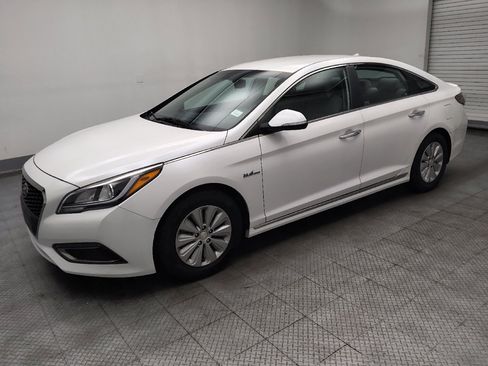 Used 2016 Hyundai Sonata SE FWD image 2
