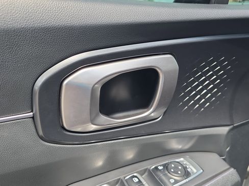 Certified 2024 Kia Sorento S w/ Panoramic Sunroof Package FWD image 19