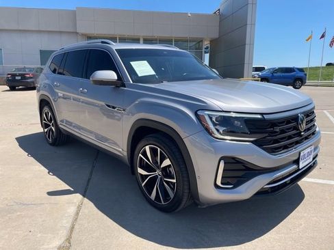 Used 2024 Volkswagen Atlas SEL Premium R-Line AWD/4WD image 4