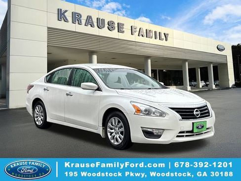 Used 2014 Nissan Altima 2.5 S w/ Display Audio Package FWD image 1