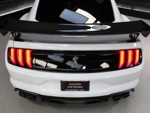 Used 2021 Ford Mustang Shelby GT500 w/ Carbon Fiber Track Pack RWD image 20
