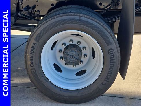 New 2025 Ford F550 2WD Regular Cab Super Duty image 37