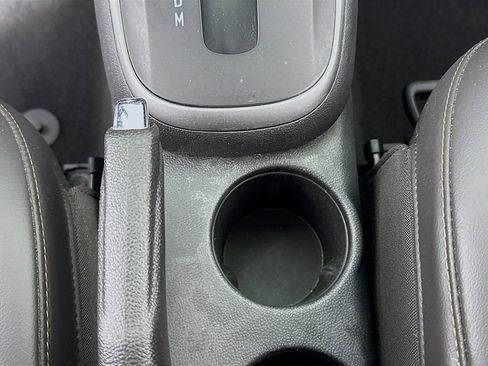 Used 2020 Chevrolet Trax LT w/ LT Convenience Package image 20