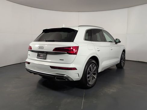 Certified 2025 Audi Q5 2.0T Premium Plus w/ Premium Plus Package image 38