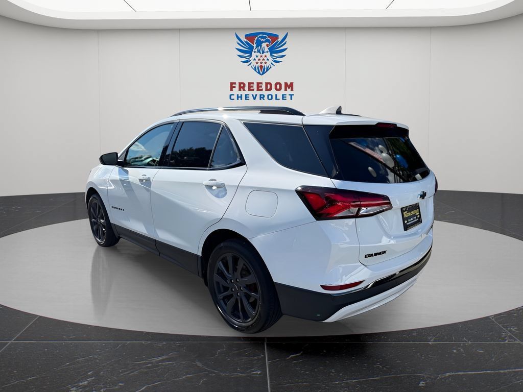 Used 2022 Chevrolet Equinox RS AWD/4WD image 4