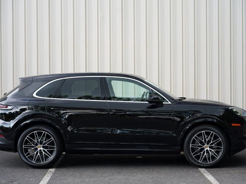 Used 2024 Porsche Cayenne AWD/4WD image 58