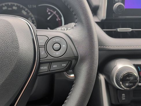 Used 2025 Toyota RAV4 XLE Premium FWD image 15