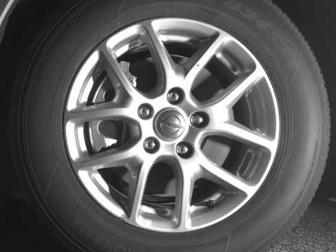 Used 2024 Chrysler Pacifica Touring-L FWD image 36