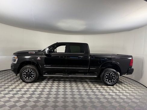 Used 2025 RAM 2500 Limited AWD/4WD image 3