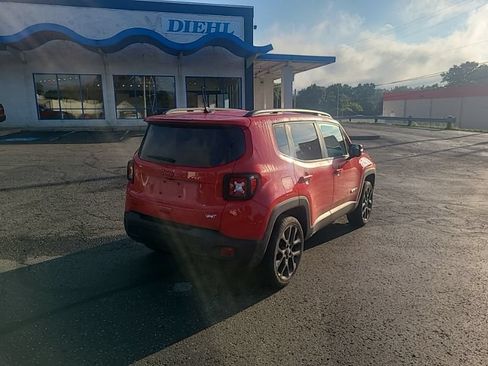 Used 2023 Jeep Renegade Latitude AWD/4WD image 5