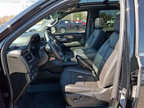 Used 2024 Chevrolet Tahoe High Country image 11