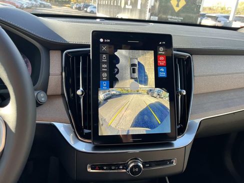 New 2026 Volvo XC90 B6 Plus image 25