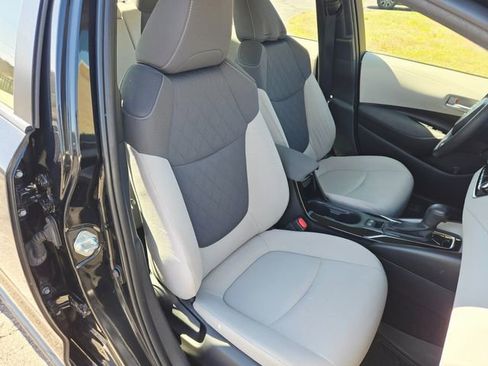 Used 2020 Toyota Corolla LE image 17