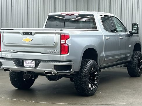 Used 2024 Chevrolet Silverado 1500 High Country w/ High Country Premium Package image 5