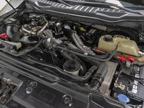 Used 2019 Ford F250 Lariat w/ Lariat Ultimate Package AWD/4WD image 56