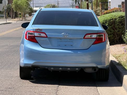 Used 2012 Toyota Camry LE FWD image 5