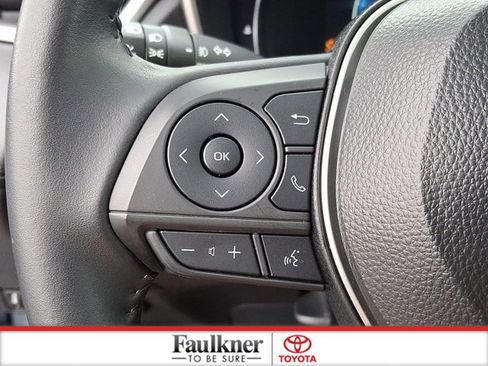 Certified 2025 Toyota Corolla Cross XLE image 21