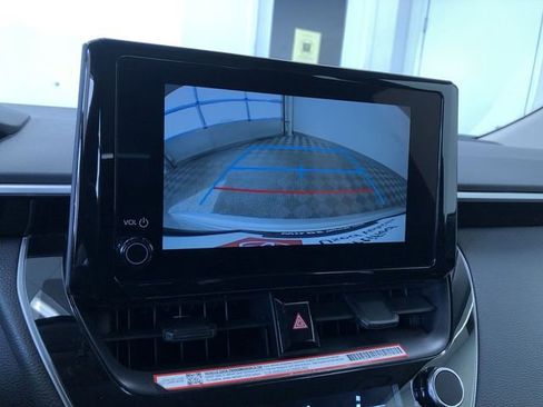 Certified 2025 Toyota Corolla LE image 27