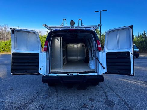 Used 2025 Chevrolet Express 2500 Extended w/ Communications Package image 22