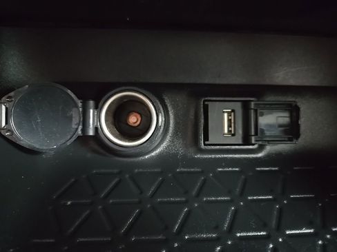 Used 2022 Toyota RAV4 LE image 24