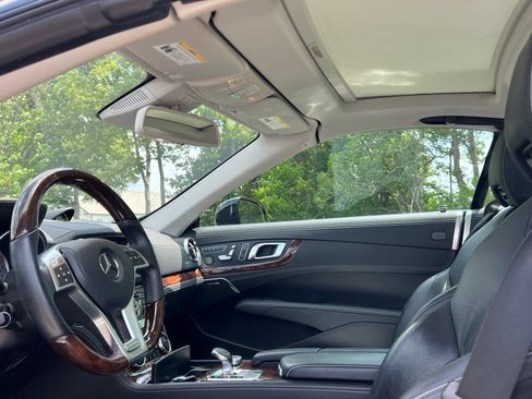 Used 2014 Mercedes-Benz SL 550 image 24