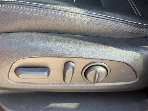 Used 2022 GMC Terrain Denali w/ Denali Premium Package image 19