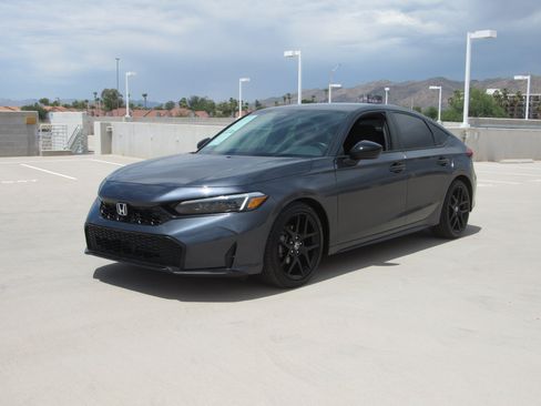 Used 2025 Honda Civic Sport image 1